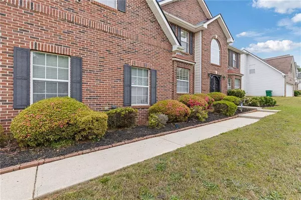 6932 Dalehollow DR, Lithonia, GA 30058