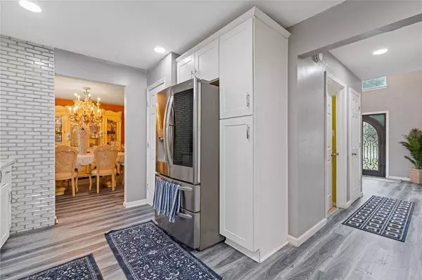 6932 Dalehollow DR, Lithonia, GA 30058