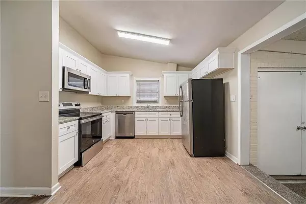 16 Bromack DR SE, Atlanta, GA 30315