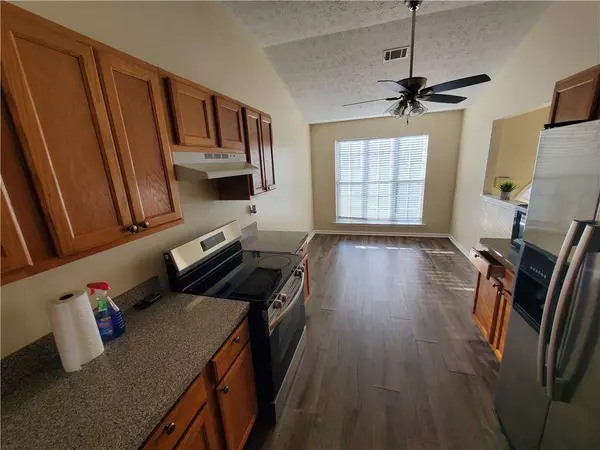 5450 Twin Lakes DR, Atlanta, GA 30349