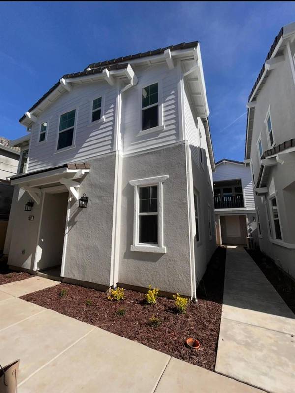 17357 Atwater Dr, Lathrop, CA 95330-7035