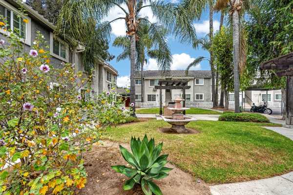 523 Graves Ave #104, El Cajon, CA 92020-3603