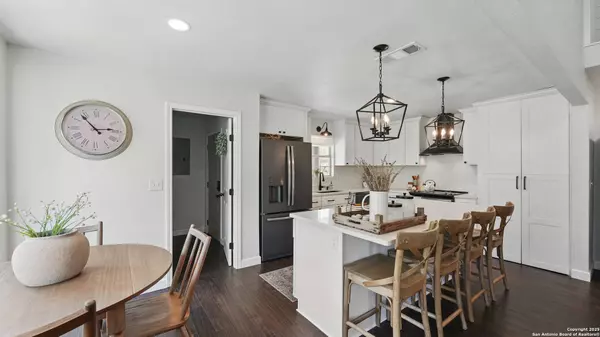 706 Quail Run, Lytle, TX 78052