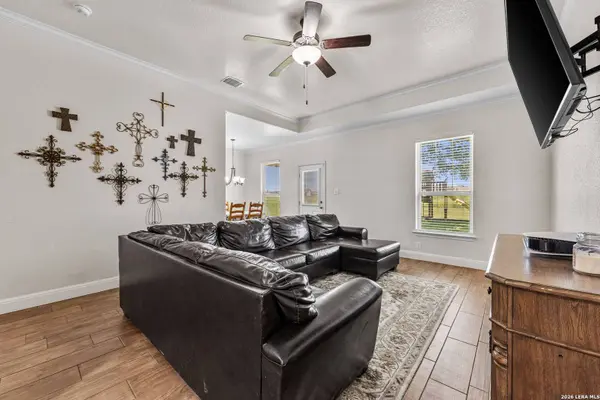 217 Meadow, Marion, TX 78124