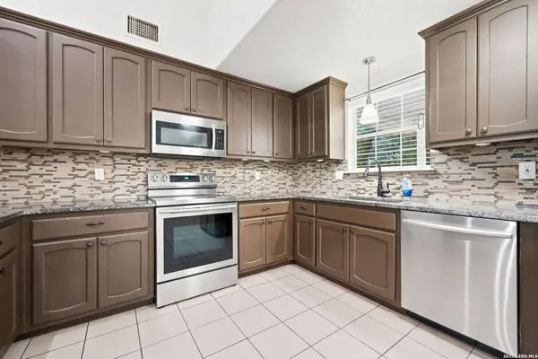 104 Shadow Woods, La Vernia, TX 78121