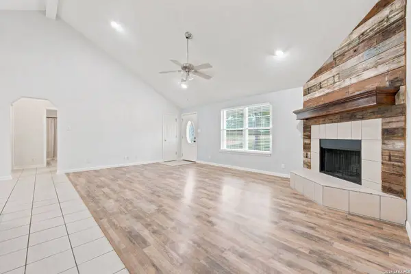 104 Shadow Woods, La Vernia, TX 78121