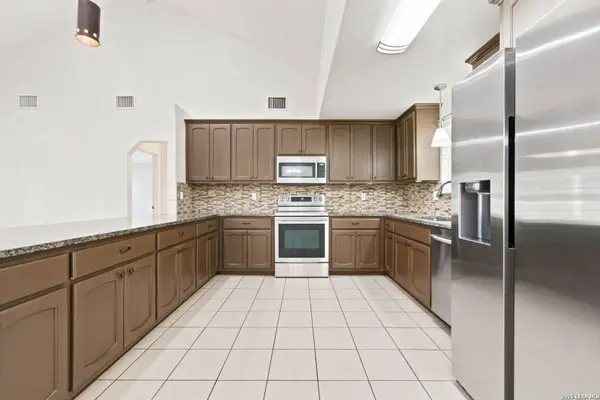 104 Shadow Woods, La Vernia, TX 78121