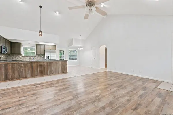 104 Shadow Woods, La Vernia, TX 78121