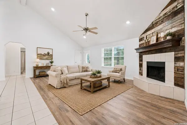 104 Shadow Woods, La Vernia, TX 78121