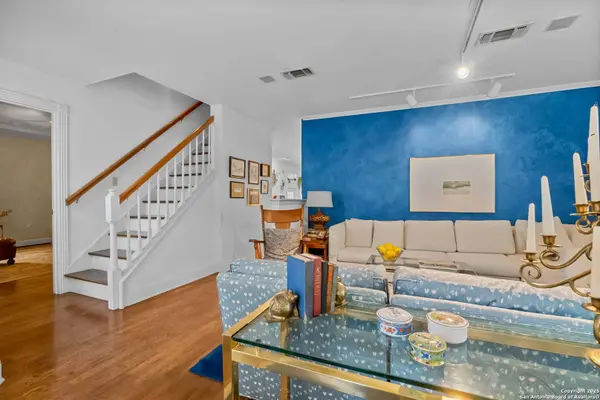 141 hollywood, San Antonio, TX 78212