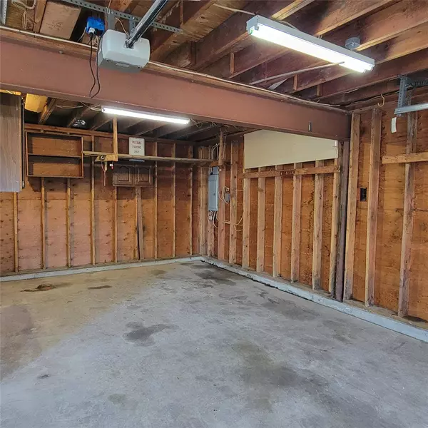 7 Mercadante PL, Glen Cove, NY 11542