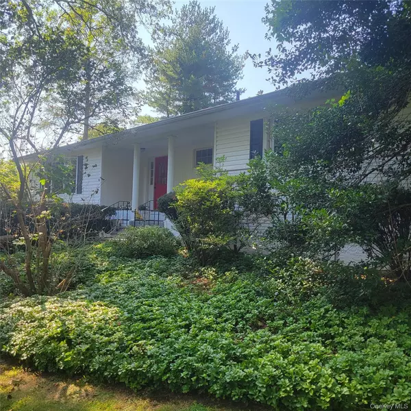 120 Valley AVE, Locust Valley, NY 11560