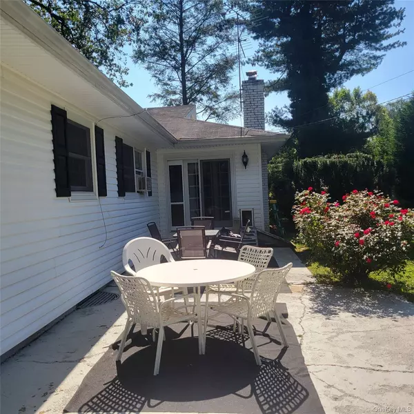 120 Valley AVE, Locust Valley, NY 11560