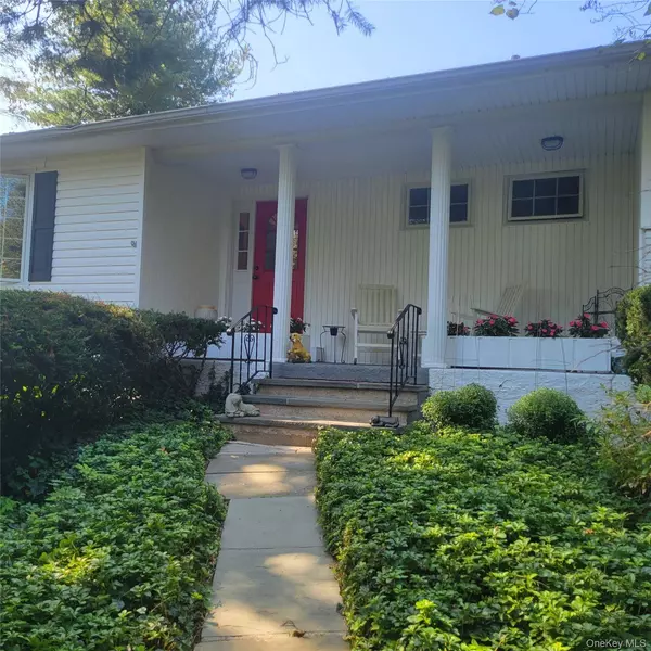 120 Valley AVE, Locust Valley, NY 11560