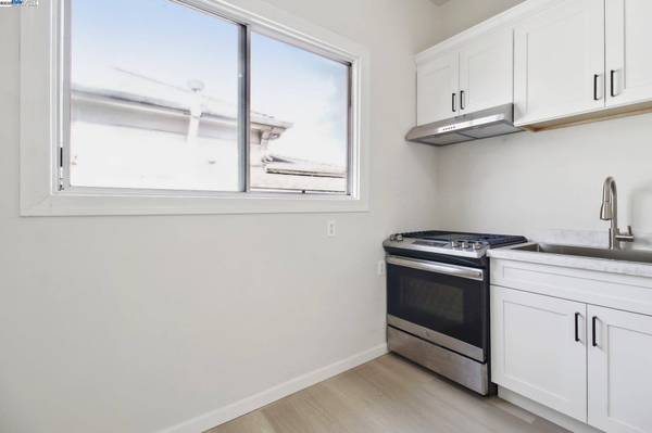 1910 E 20Th St, Oakland, CA 94606