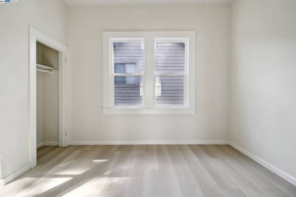 1910 E 20Th St, Oakland, CA 94606