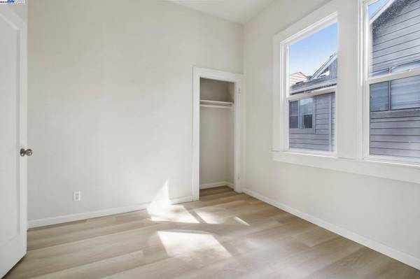 1910 E 20Th St, Oakland, CA 94606