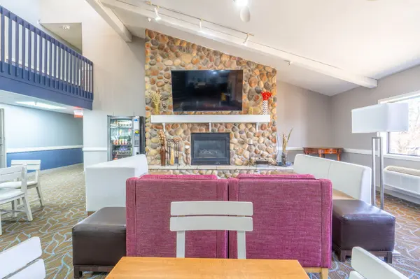 4230 S Lewis Blvd, Sioux City, IA 51106-5148
