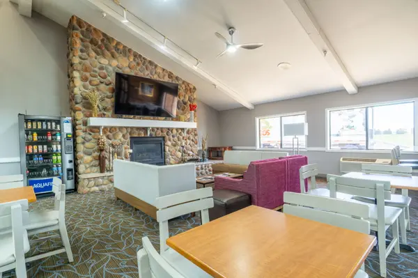 4230 S Lewis Blvd, Sioux City, IA 51106-5148