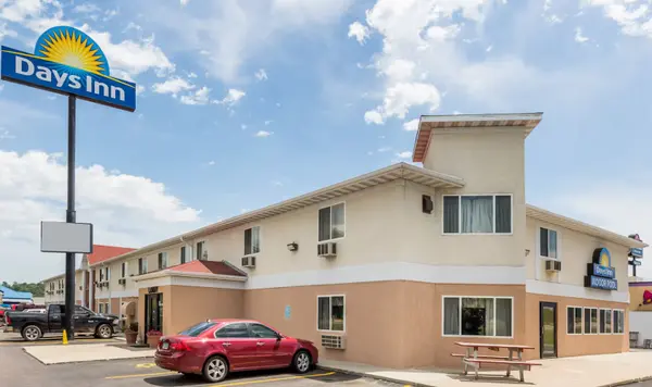 3000 Singing Hills Blvd, Sioux City, IA 51106-5145