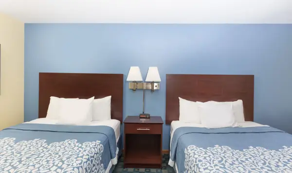 3000 Singing Hills Blvd, Sioux City, IA 51106-5145