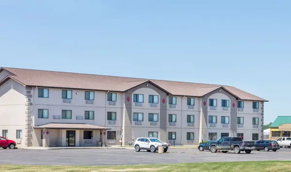 2530 Singing Hills Blvd, Sioux City, IA 51111-1044