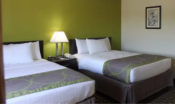 628 S Gear Ave, West Burlington, IA 52655-1045