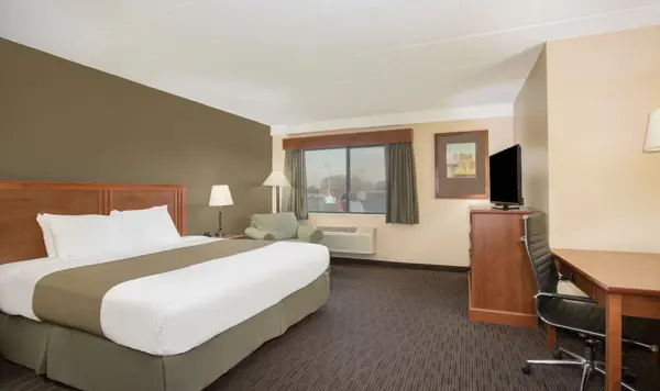 4230 S Lewis Blvd, Sioux City, IA 51106-5148