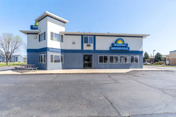 3000 Singing Hills Blvd, Sioux City, IA 51106-5145