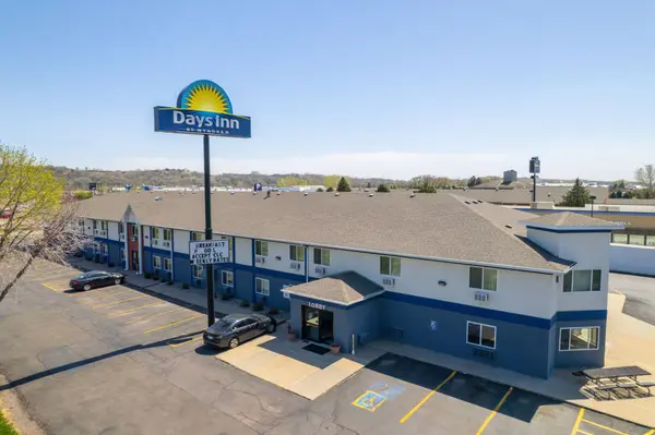 3000 Singing Hills Blvd, Sioux City, IA 51106-5145