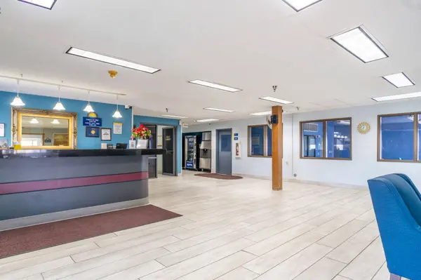 3000 Singing Hills Blvd, Sioux City, IA 51106-5145