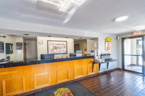 2530 Singing Hills Blvd, Sioux City, IA 51111-1044