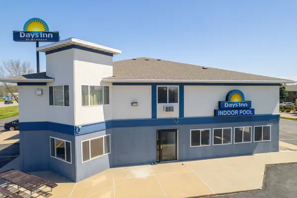 3000 Singing Hills Blvd, Sioux City, IA 51106-5145