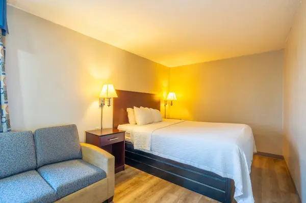 3000 Singing Hills Blvd, Sioux City, IA 51106-5145