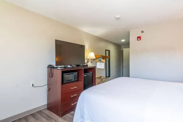 3000 Singing Hills Blvd, Sioux City, IA 51106-5145