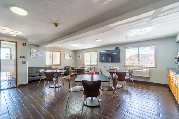2530 Singing Hills Blvd, Sioux City, IA 51111-1044