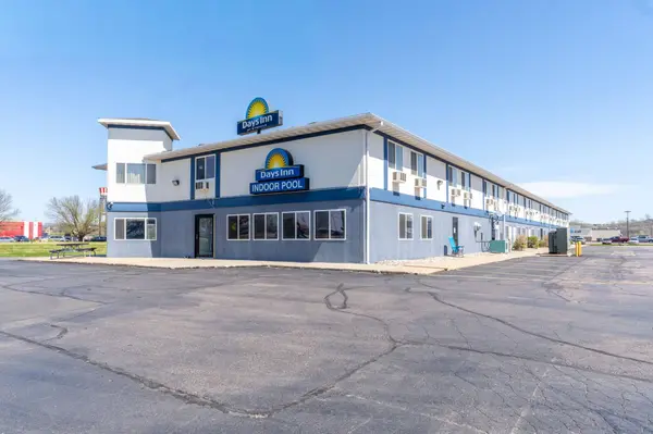 3000 Singing Hills Blvd, Sioux City, IA 51106-5145