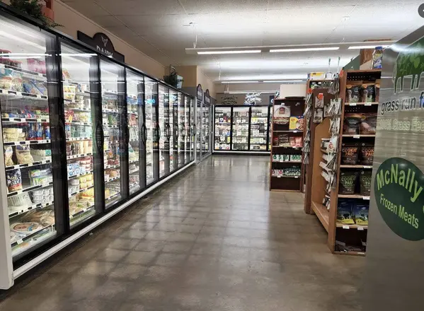 1026 Main St, Grinnell, IA 50112-1632
