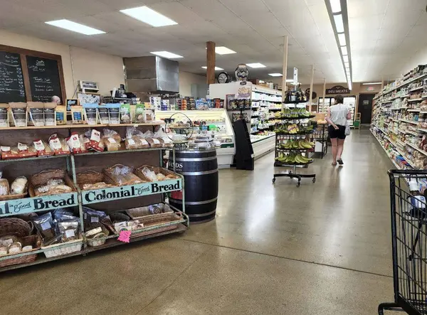 1026 Main St, Grinnell, IA 50112-1632