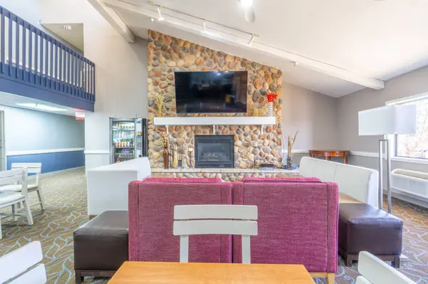 4230 S Lewis Blvd, Sioux City, IA 51106-5148