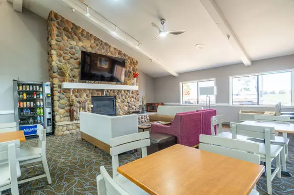 4230 S Lewis Blvd, Sioux City, IA 51106-5148