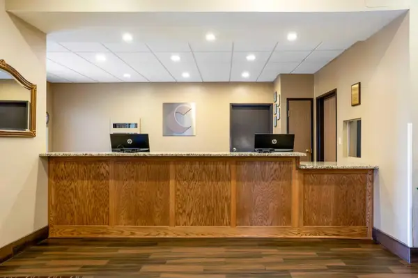 4009 Parkview Dr, Pittsburg, KS 66762-2305