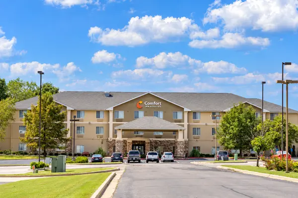 4009 Parkview Dr, Pittsburg, KS 66762-2305