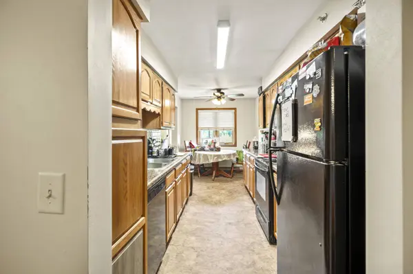 530 N Silverbrook Unit 337, West Bend, WI 53090
