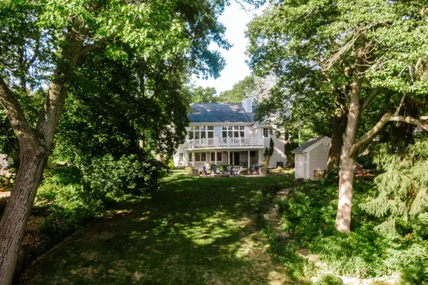 731 Amy Belle Lake, Richfield, WI 53033