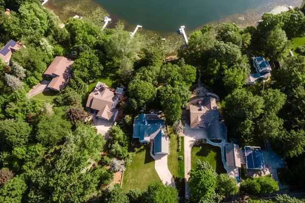 731 Amy Belle Lake, Richfield, WI 53033