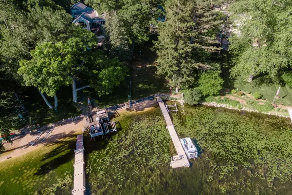 731 Amy Belle Lake, Richfield, WI 53033