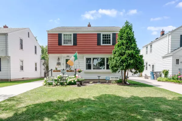 4781 N Diversey, Whitefish Bay, WI 53211