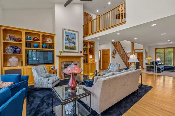 1998 W Hidden Reserve, Mequon, WI 53092