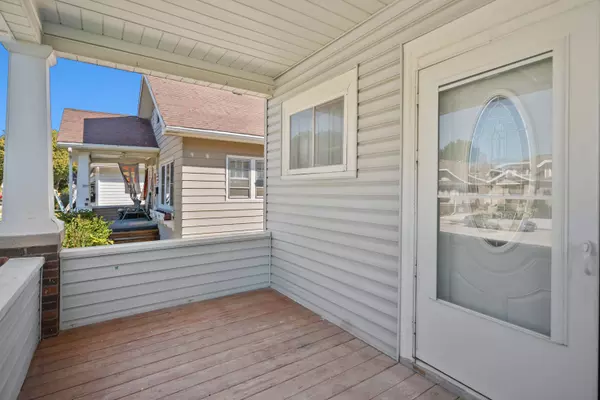 1009 West Lawn, Racine, WI 53405